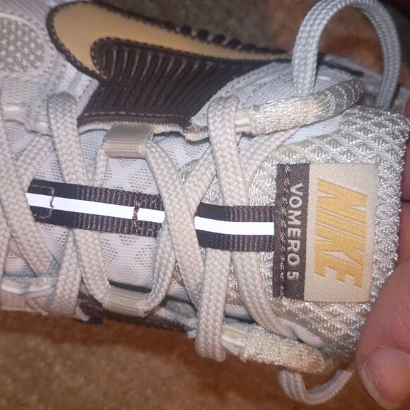 Nike zoom vomero 5 casual shoes - Picture 3 of 8